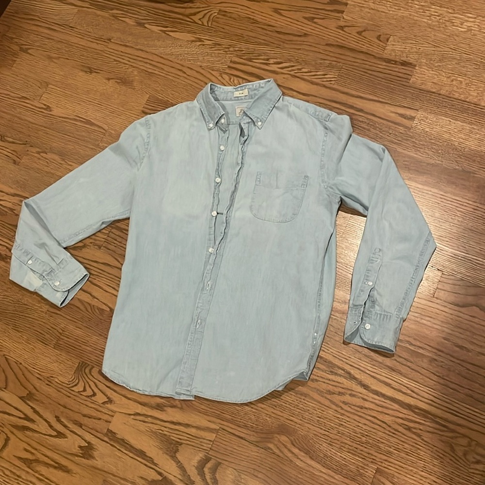 J. Crew Men’s Slim Light Denim Button Down Size M